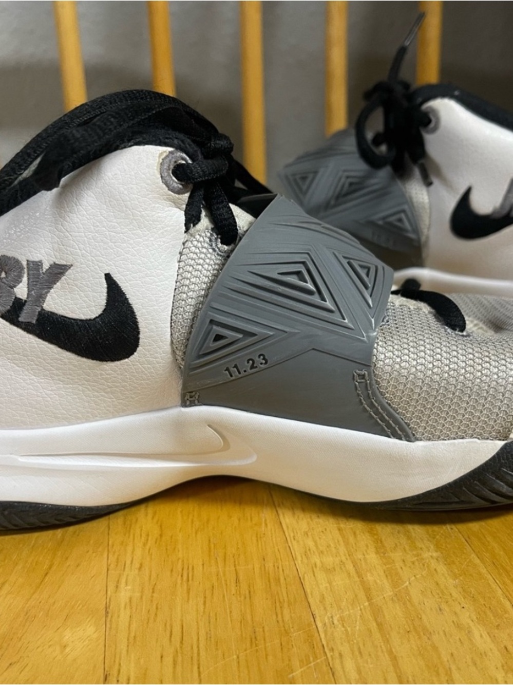 Nike Kyrie Flytrap lll 4Y